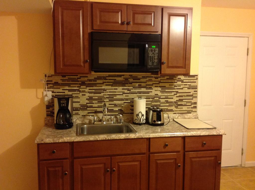 Mojoy Homesuites At Runyon Newark Exteriör bild