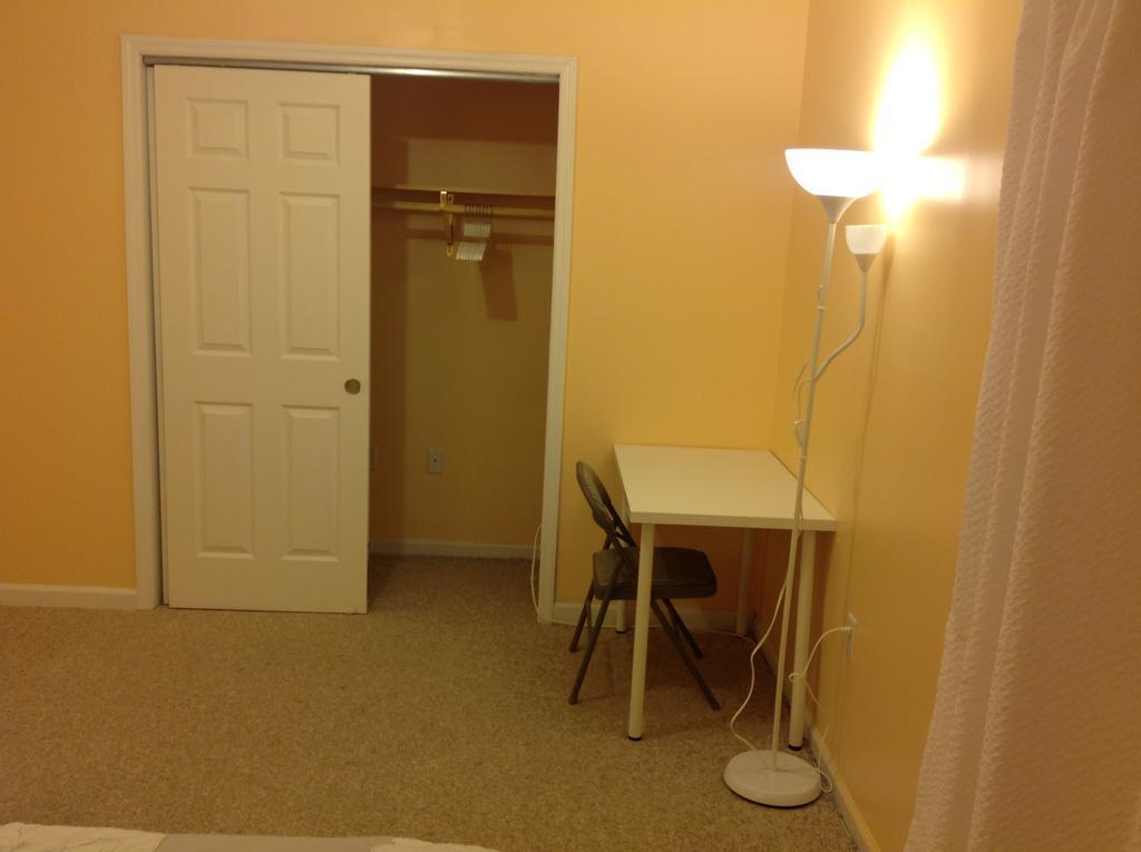 Mojoy Homesuites At Runyon Newark Exteriör bild