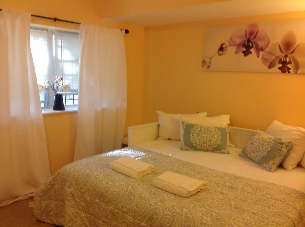 Mojoy Homesuites At Runyon Newark Exteriör bild