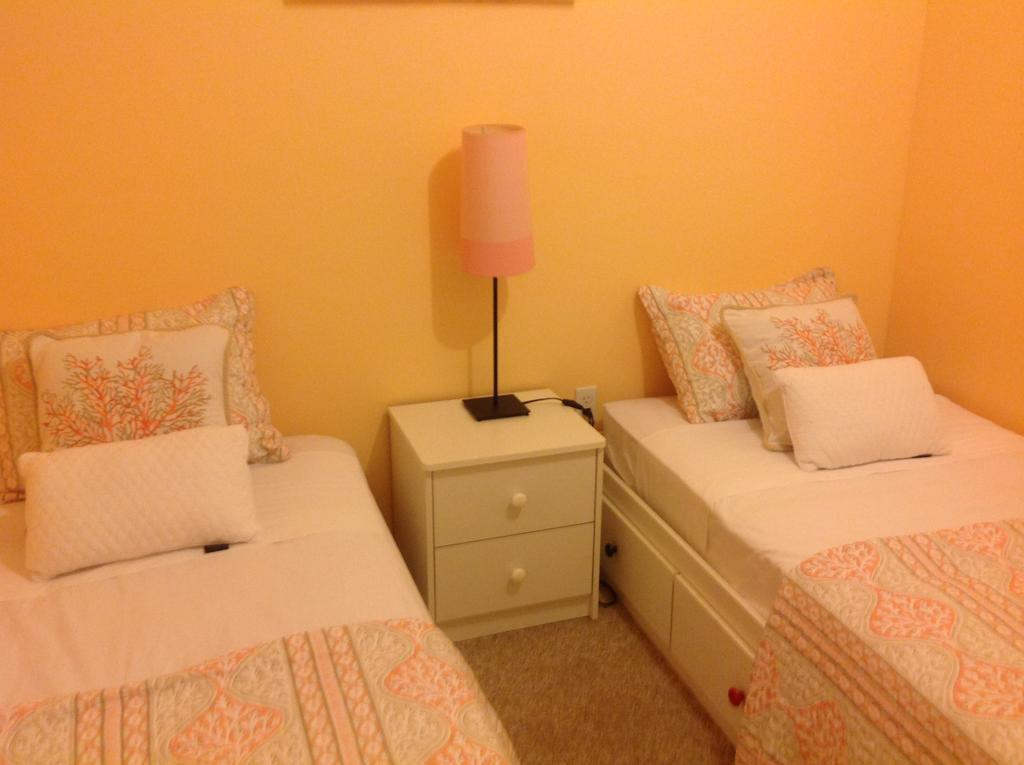 Mojoy Homesuites At Runyon Newark Exteriör bild